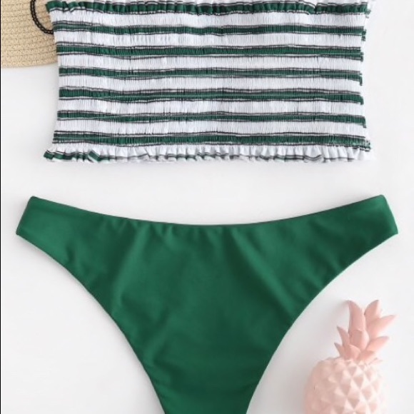 Bikini - Picture 3 of 3